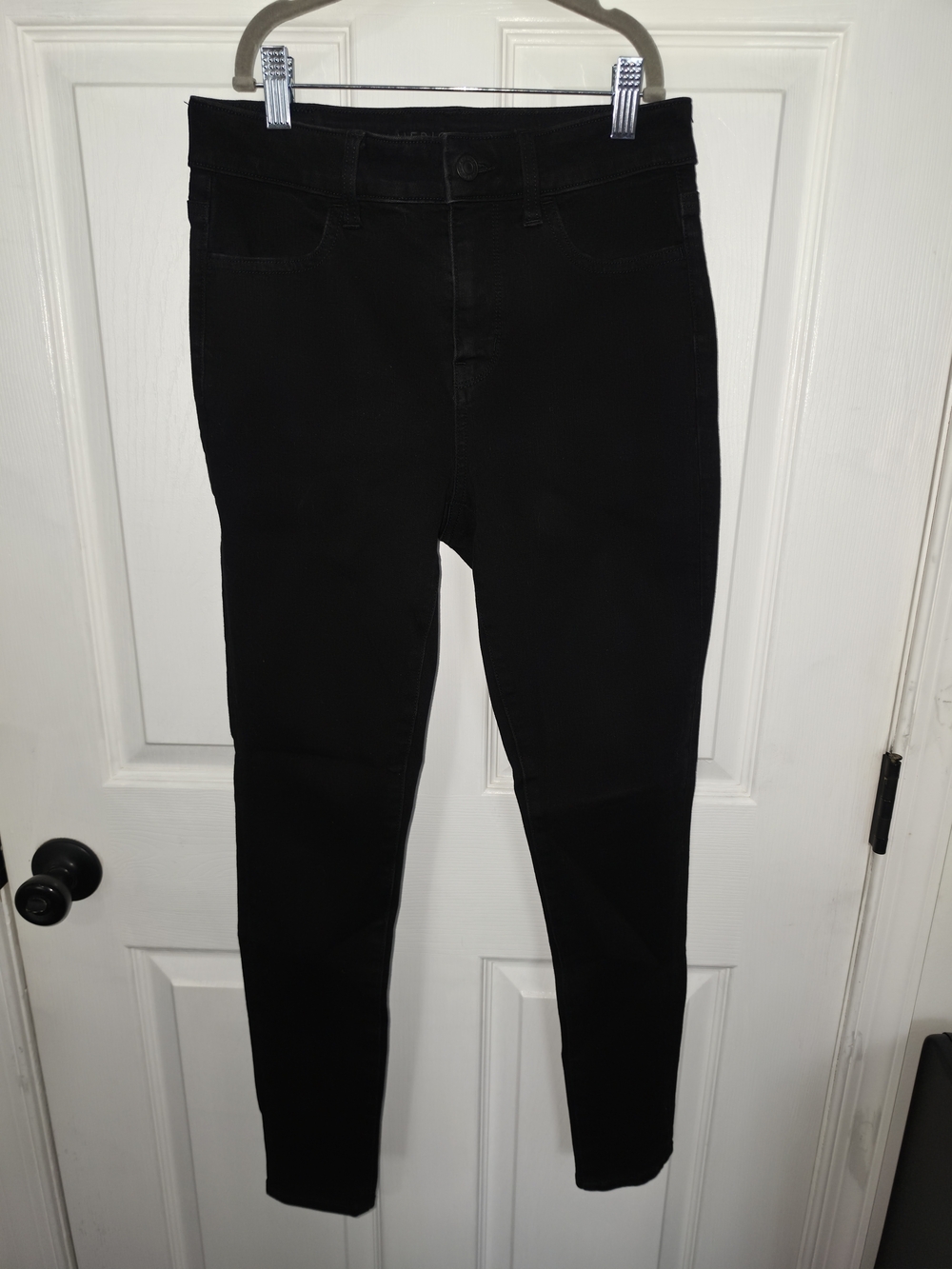 American Eagle Outfitters Black High-Rise Skinny Jeans